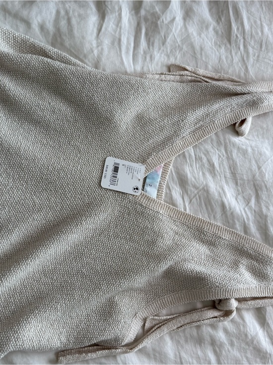 Free People Sweaters - Free People Textured V-Neck Tank Sweater in Cream